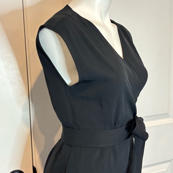 Everlane Black Sleeveless Knee Length Wrap Dress 0 - Picture 4 of 10